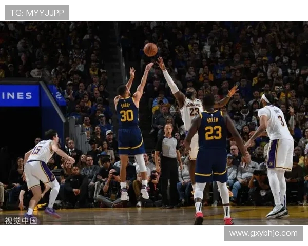 2017年NBA精彩对决爵士队与国王队的激烈较量回顾与分析