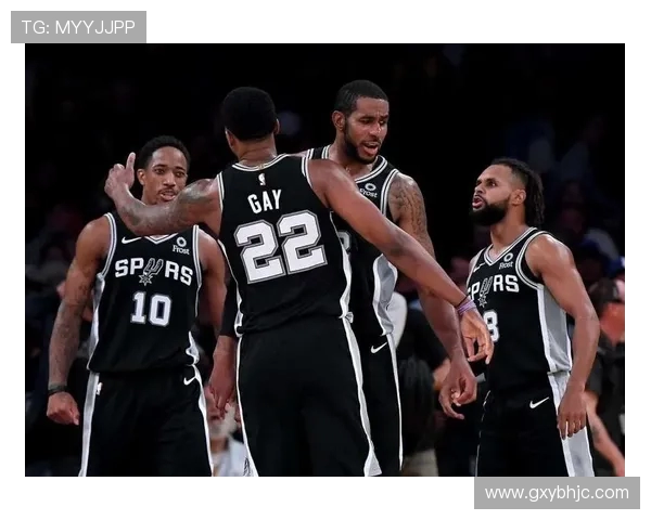 七六人对阵掘金的精彩对决分析与赛后总结