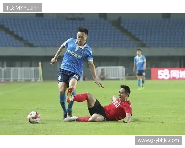 南通支云迎战福建队全力争胜展现球队实力与战术魅力 南通支云迎战福建队全力争胜展现球队实力与战术魅力