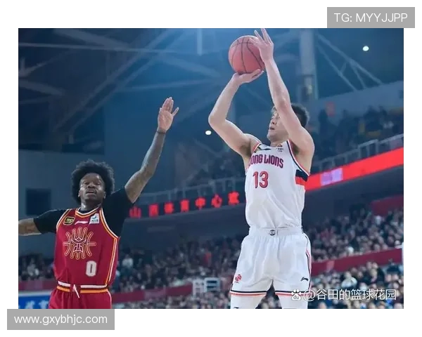 郭艾伦带领中国男篮迎战国际赛场挑战展现超强实力与团队精神