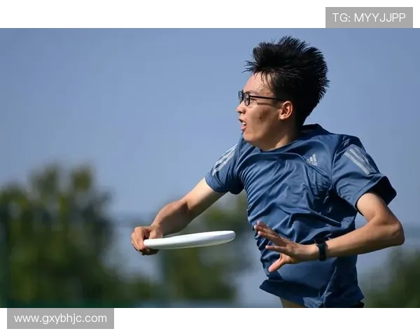 重庆飞盘队创下飞盘耐力新纪录引发广泛关注与热议