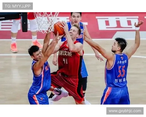 南京篮球队近期状态分析与未来发展展望