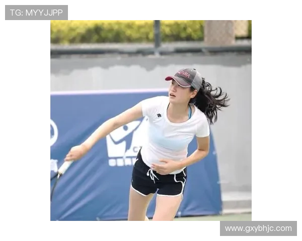 李芳专访：从青涩少年到网球明星的奋斗与成长之路